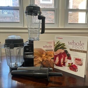 Vitamix 5200 Blender set with Whole Food Recipe Collection